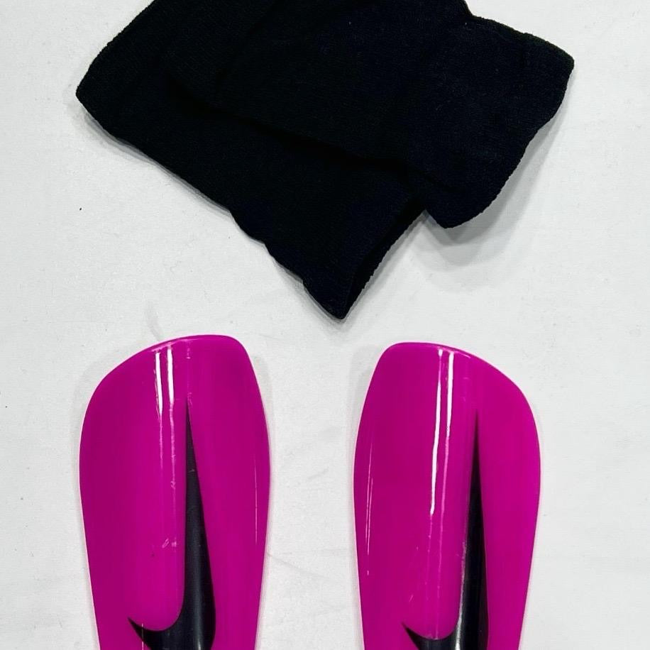 Nike Profesyonel Tekmelik