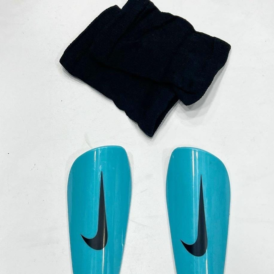 Nike Profesyonel Tekmelik