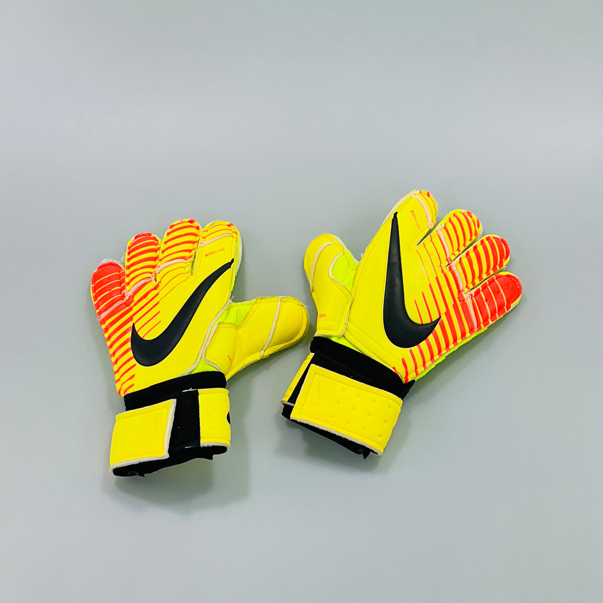 Nike Profesyonel Kaleci Eldiveni