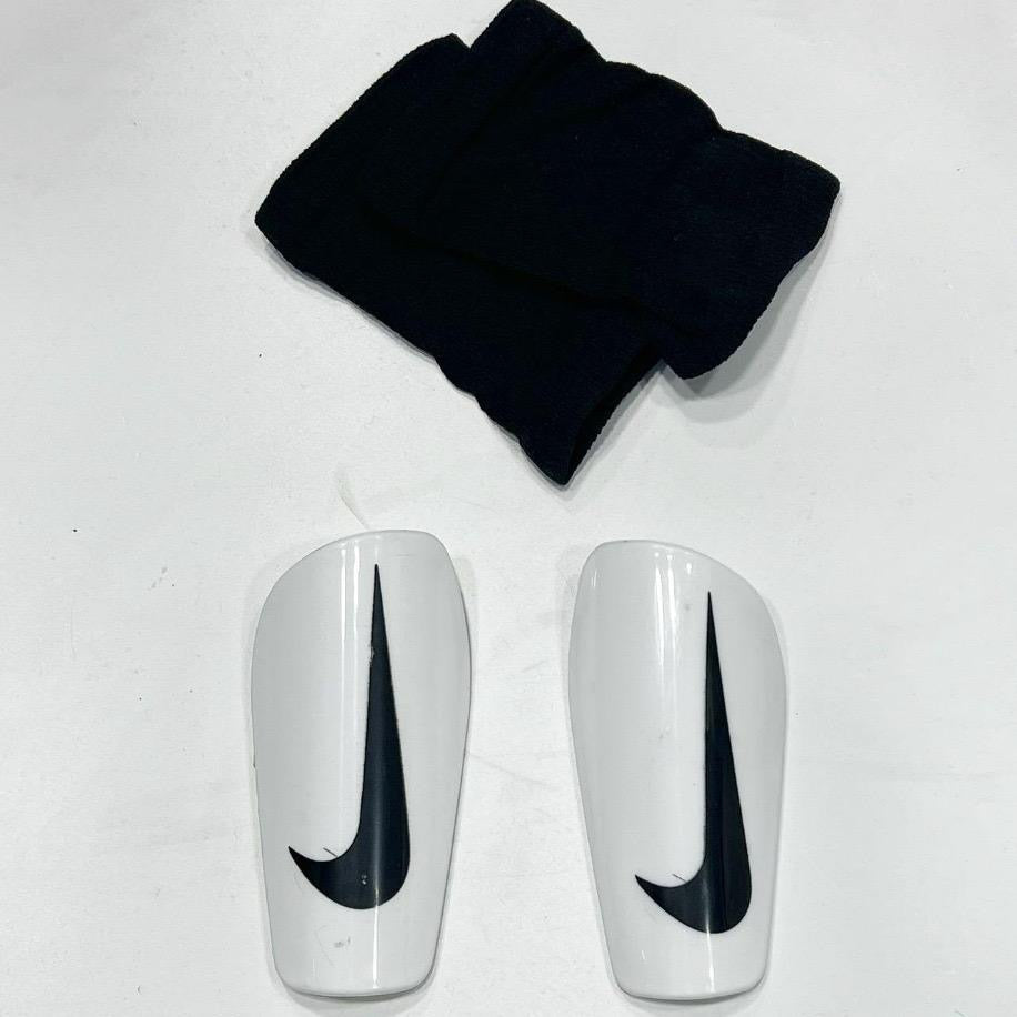 Nike Profesyonel Tekmelik