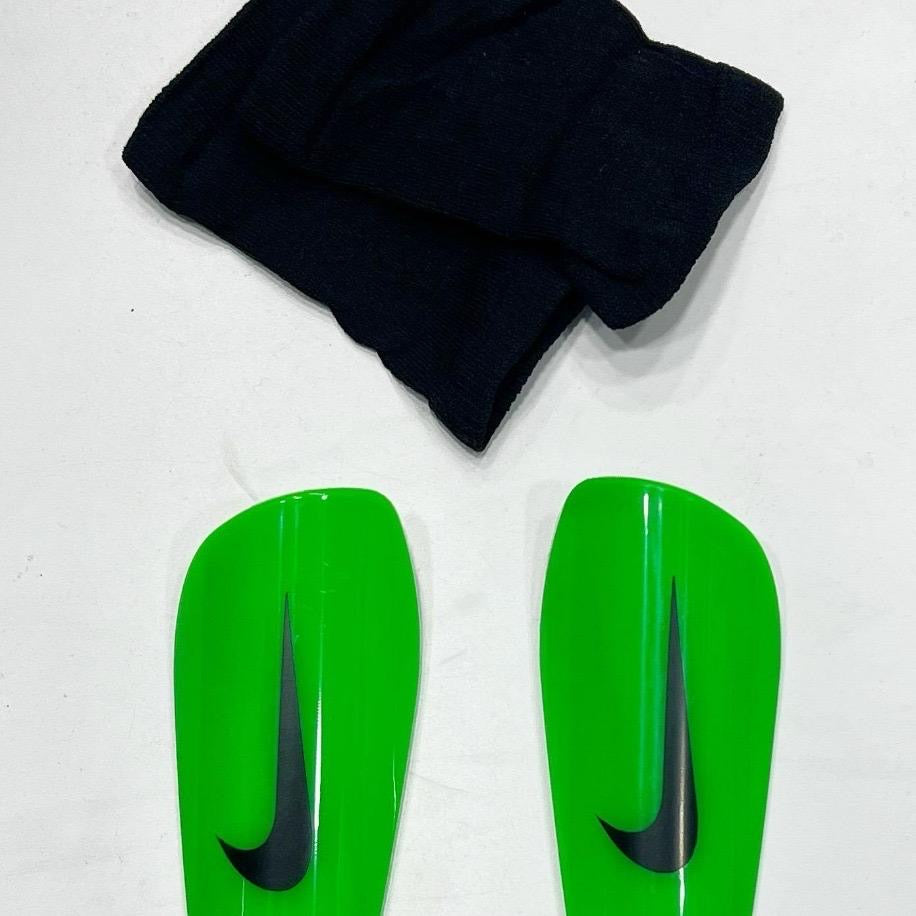Nike Profesyonel Tekmelik