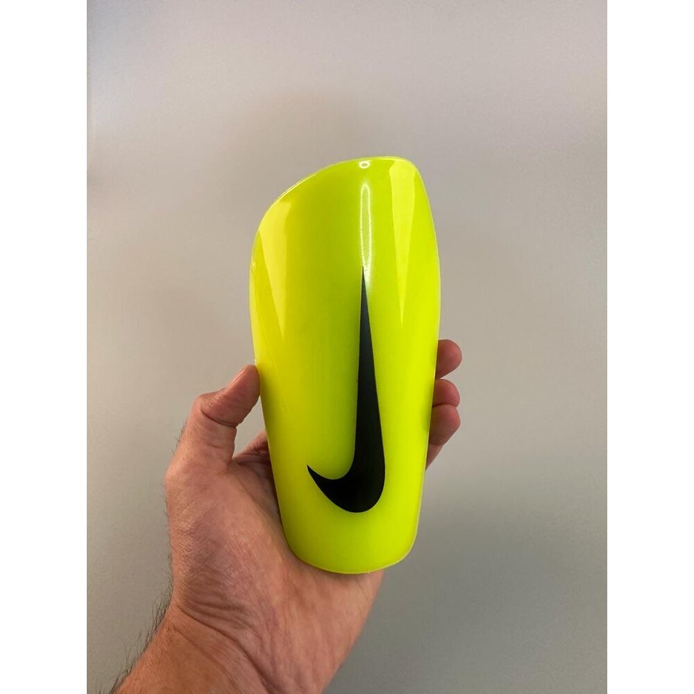 Nike Profesyonel Tekmelik
