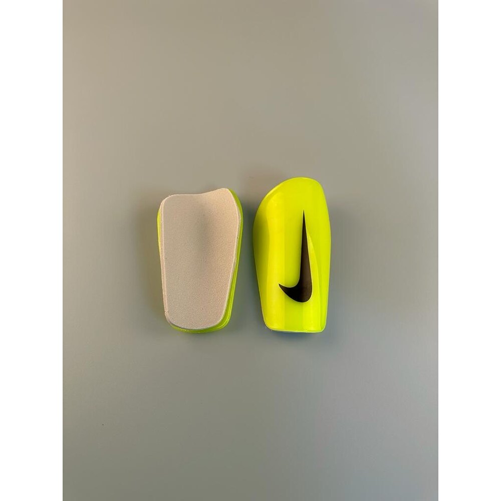 Nike Profesyonel Tekmelik