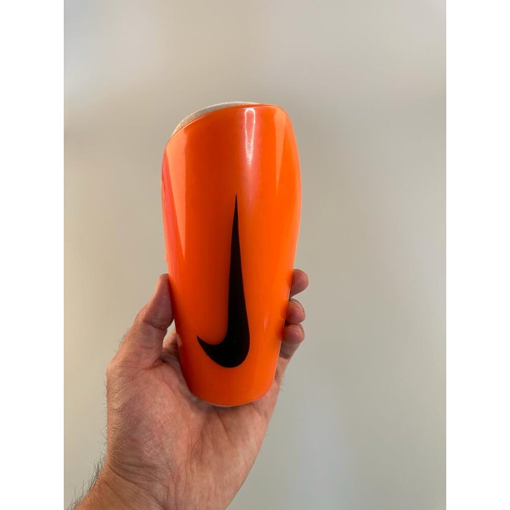 Nike Profesyonel Tekmelik